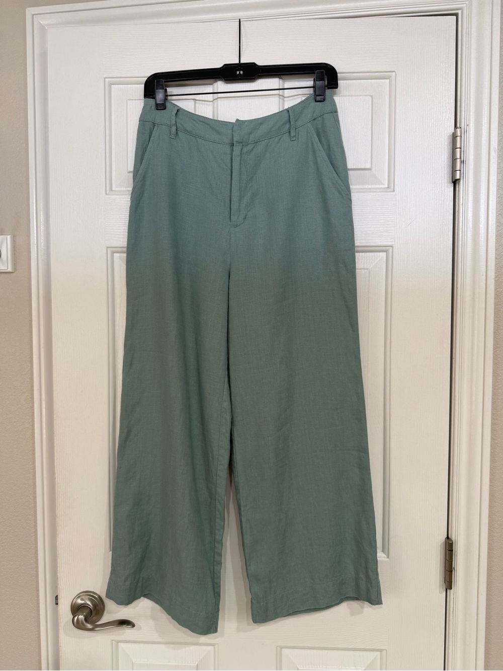Guess Women Wide-Leg Linen Chinos in Sage Green